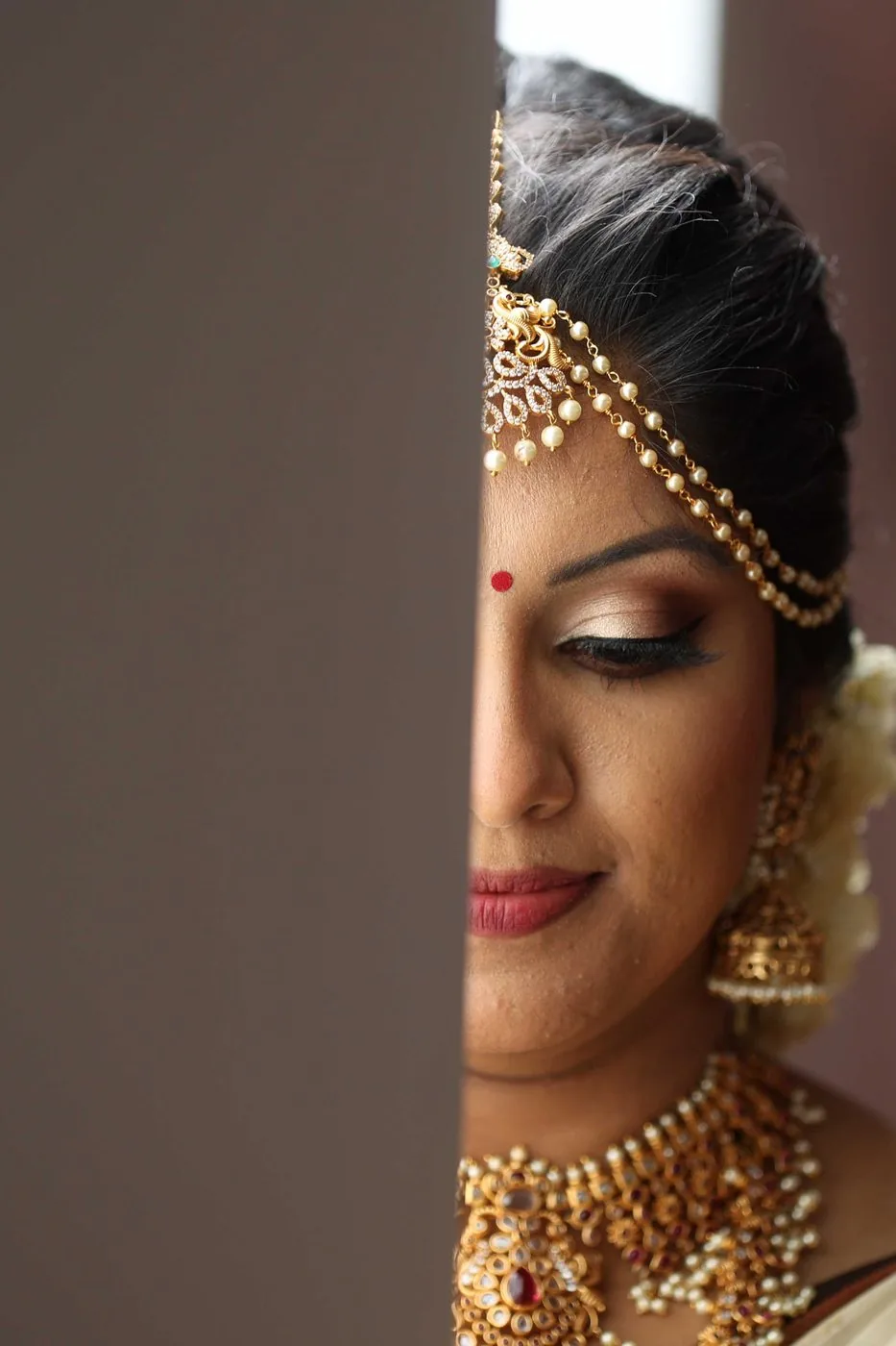 Tamil wedding photographer travelling to Basingstoke